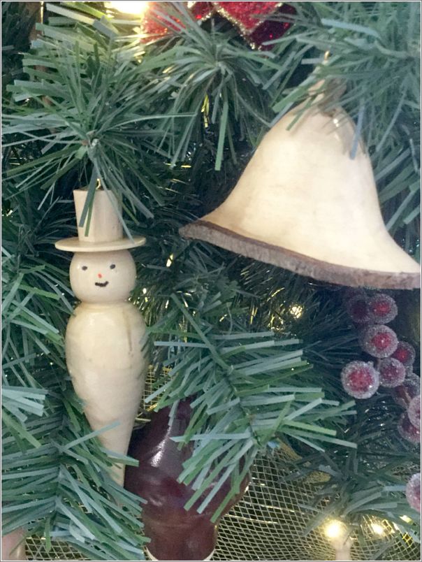 awa tree 2017 ornament 28